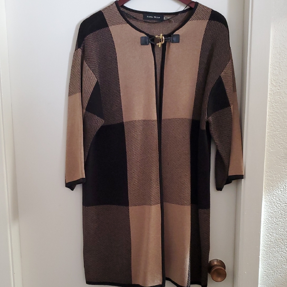 Ivanka Trump Women's Black and Tan Checkered Cardigan